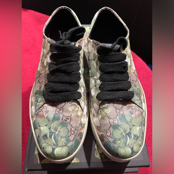 Gucci Floral low top sneakers - Picture 1 of 12